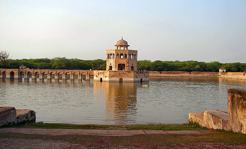 Hiran Minar Image 2